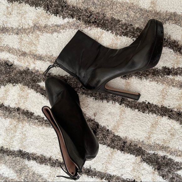 🎉HP 3/14🎉 Miu Miu Black Leather Boot - Picture 2 of 10